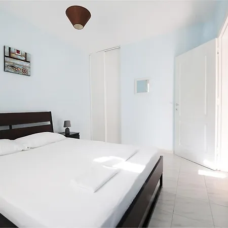 2 Bedroom 50 Meters From The Apartment